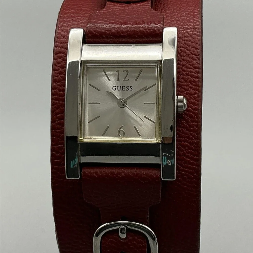 Guess G65537L Womens Watch 22mm Silver Tone Red Leather Bund Strap New Battery